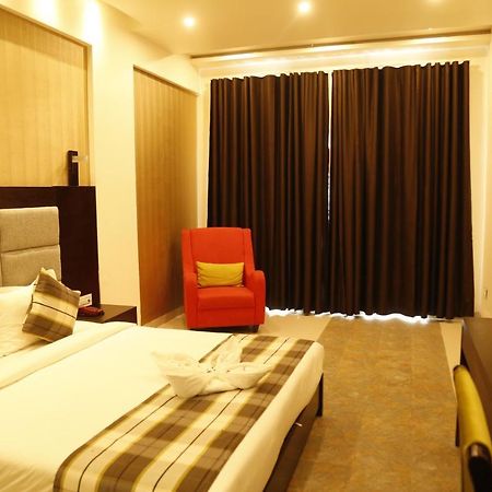 Silver Estate Resort Tikamgarh Extérieur photo