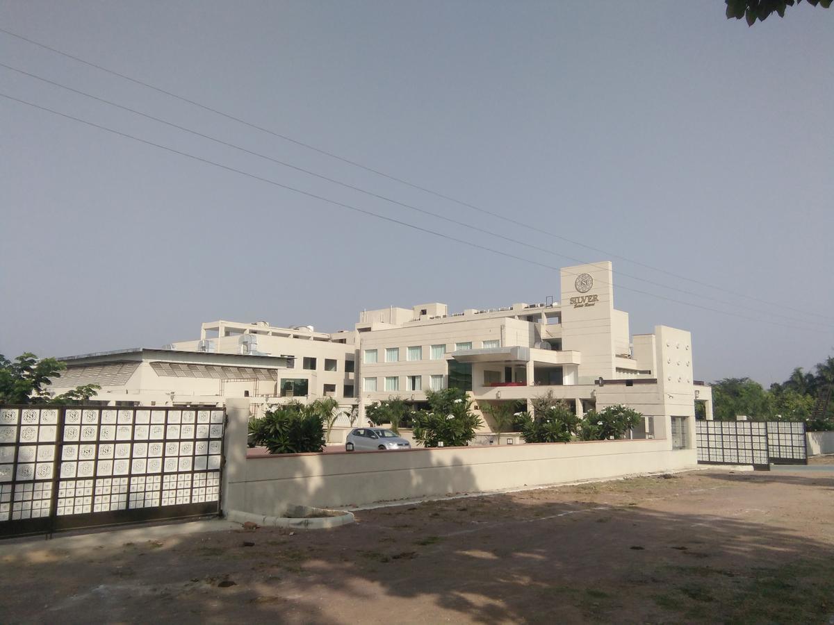 Silver Estate Resort Tikamgarh Extérieur photo