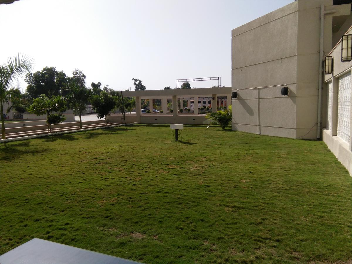 Silver Estate Resort Tikamgarh Extérieur photo
