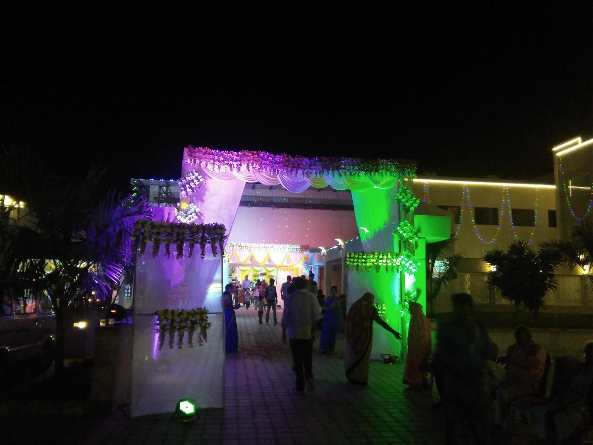 Silver Estate Resort Tikamgarh Extérieur photo